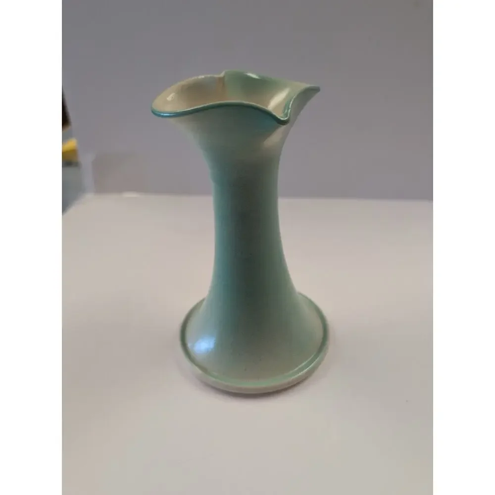 Art Deco Noveau fan vase shaped, Sea Foam‎ Green Jack In The Pulpit Style